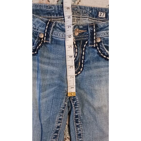 Miss Me Women's Denim Capris with Embroidered back pockets Size 27 - Picture 5 of 8